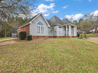 121 Fairway Blvd, Carthage, MS 39051