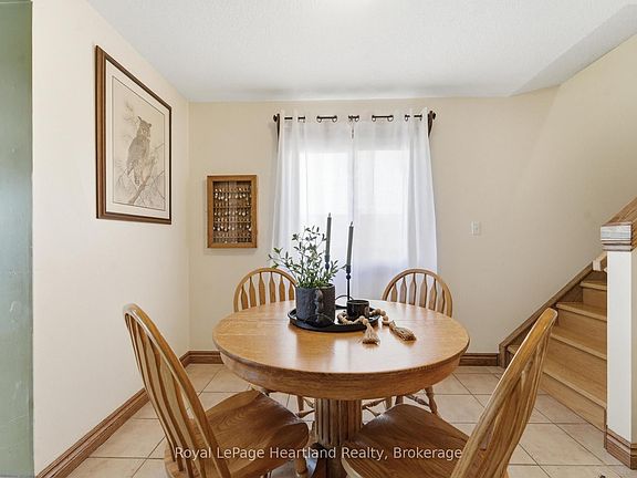 3rd image of 480 Mowat St E