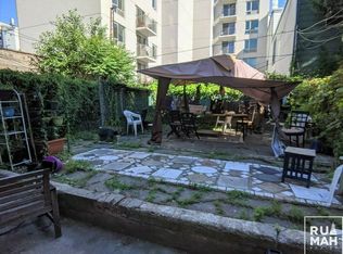 298 Powers St #1D, Brooklyn, NY 11211