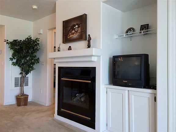 gas log fireplace