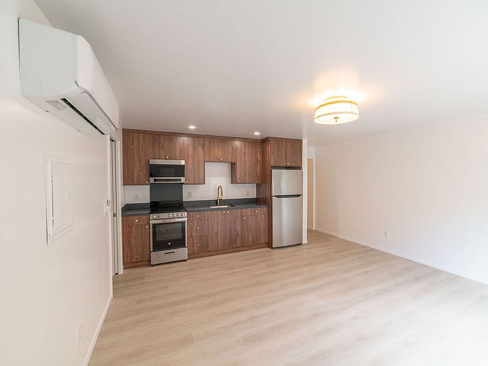 1st image of 490 42nd St #498
