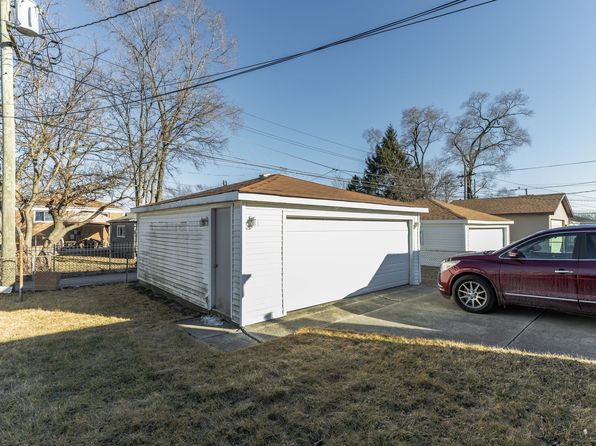 12817 S Racine Ave, Calumet Park, IL 60827