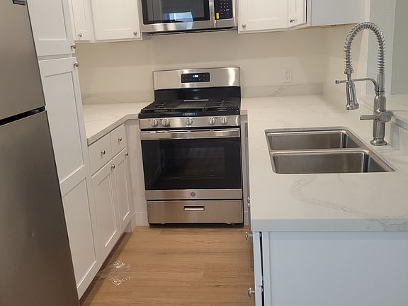 5th image of 4214 Arch Dr APT 1