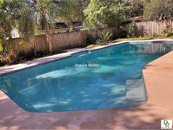 2nd image of 226 Loch Low Dr