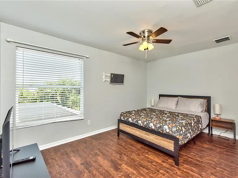 11533 Woodmount Ln — Photo 20