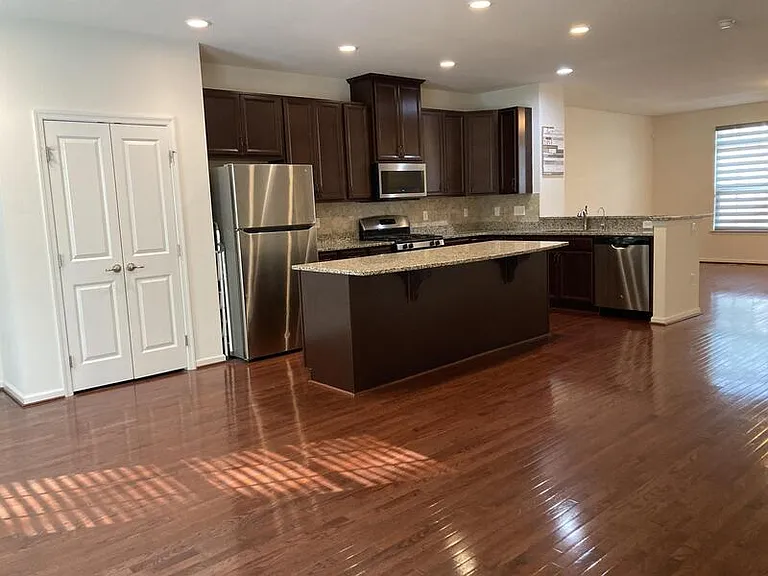 227 W General Grey Ct — Photo 3