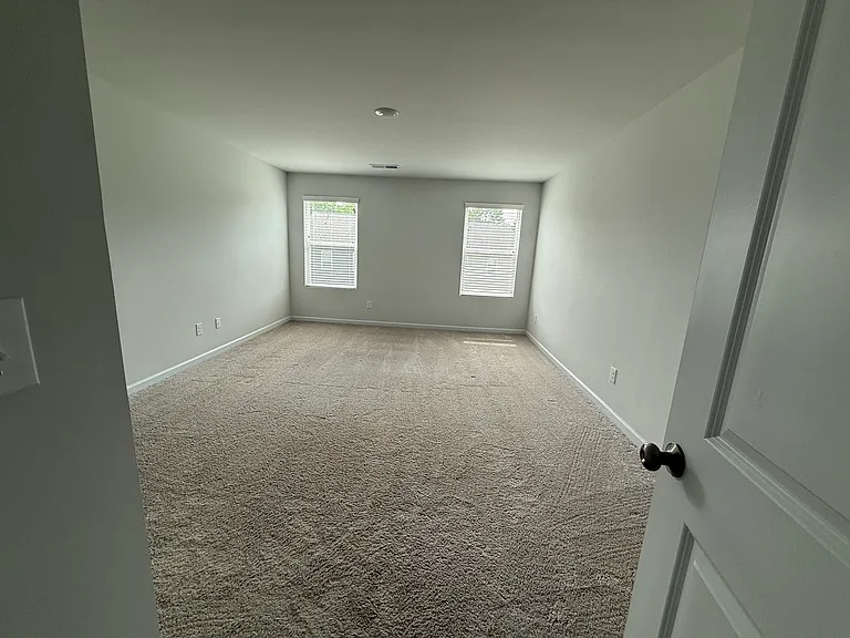 5251 Canberra Dr — Photo 31