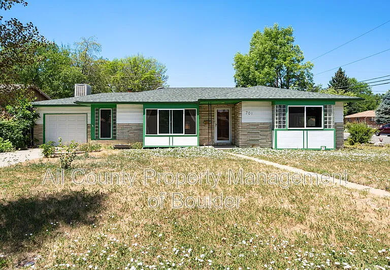 701 S Miller Ave — Photo 24