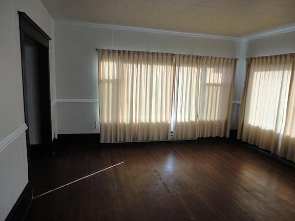 5th image of 221 Factory Ave N