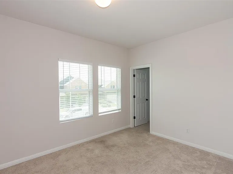 2500 Roosevelt Rd — Photo 21
