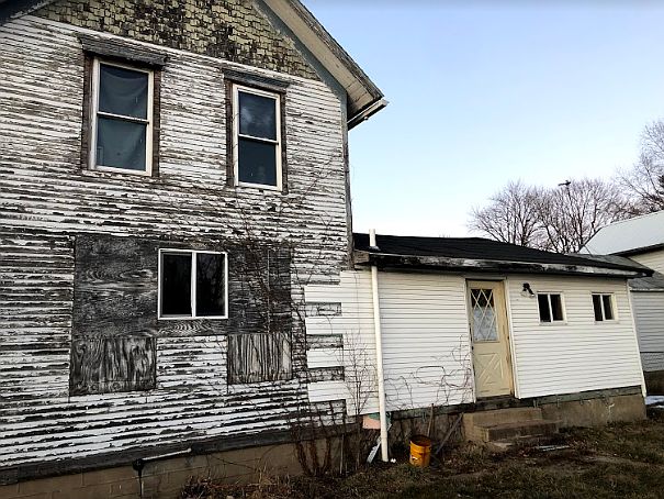 1st image of 502 Fairview St