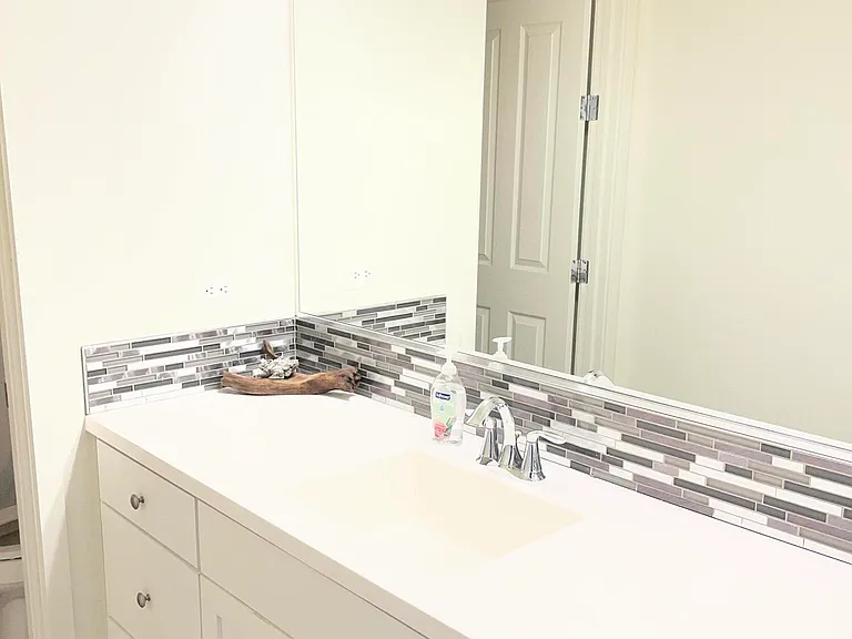 2382 W Gloria Ln — Photo 22
