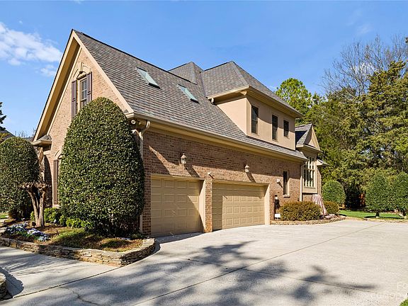 3rd image of 1709 Rosebank Ln