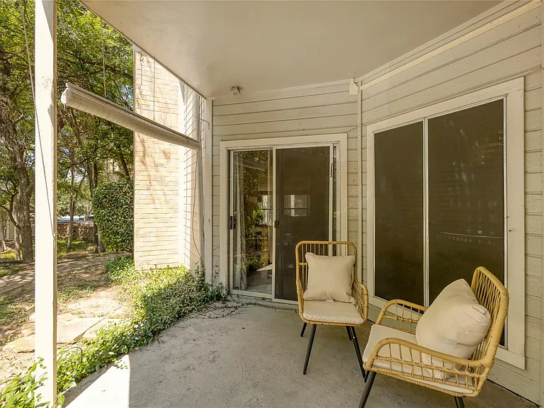 2450 Wickersham Ln #M1311 — Photo 8