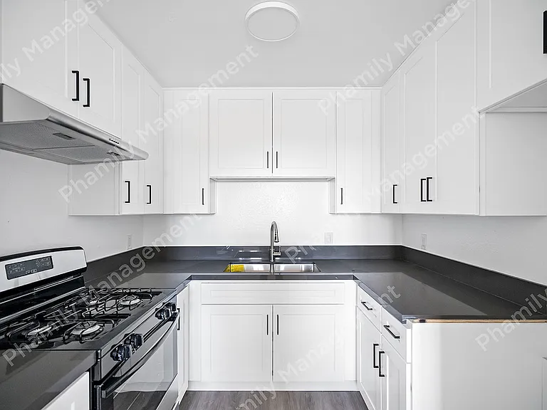 2538 Johnston St #11 — Photo 7