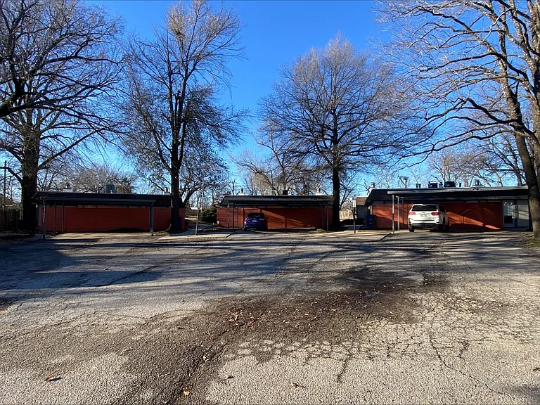 5301 E 32nd Pl #B — Photo 3