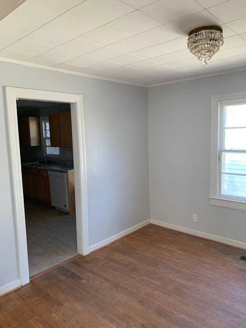 Newly renovated 3 Bedroom — Photo 1