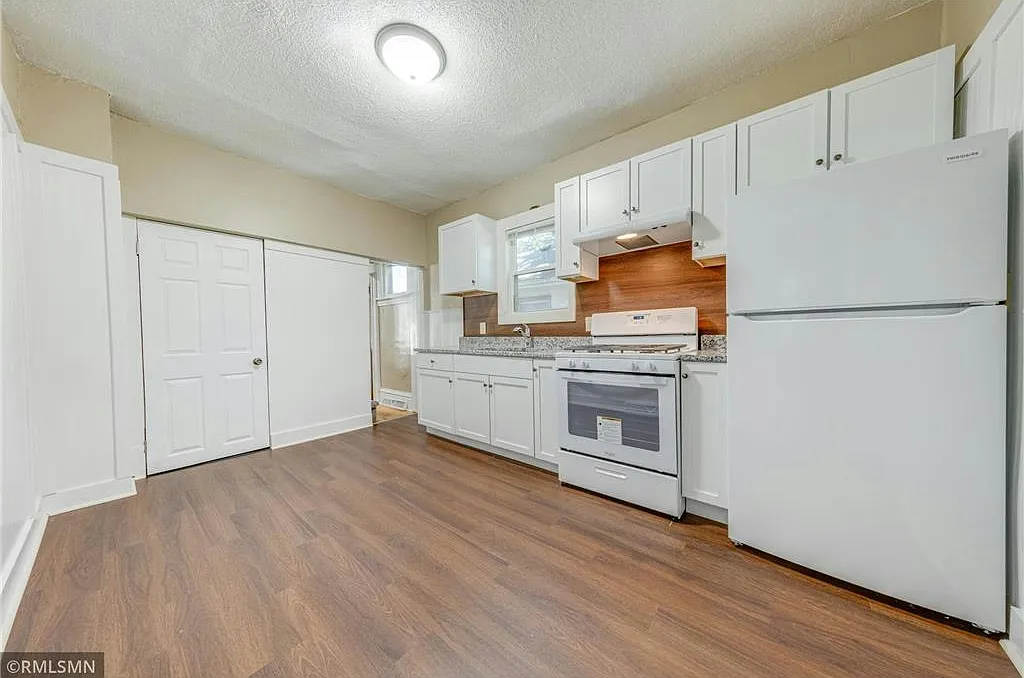 3842 Fremont Avenue North, Unit Main — Photo 2