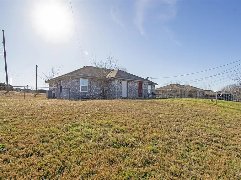 907 North Dr #B — Photo 11