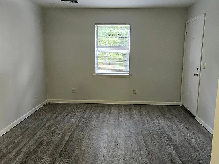 10419 Hidden Valley Ln E — Photo 5