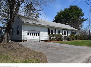 15 Flanders St, Auburn, ME 04210