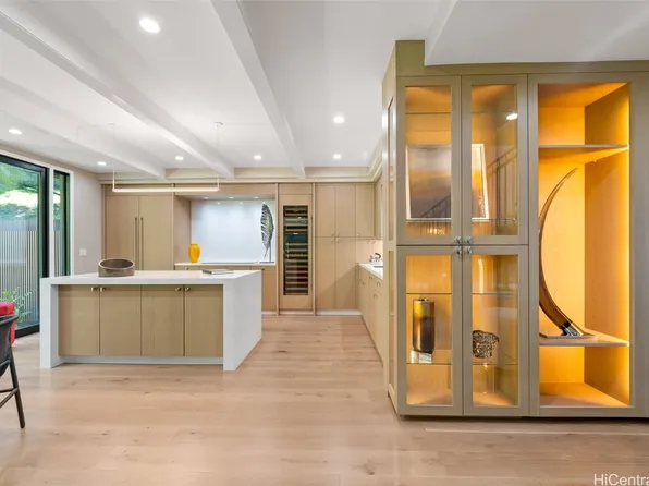 3086 La Pietra Cir #17, Honolulu, HI 96815