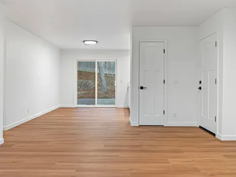728 Walnut Dr #2 — Photo 5