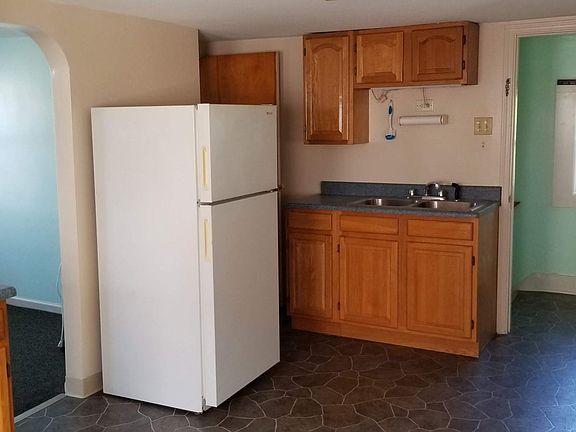 3rd image of 518 Mary St #2