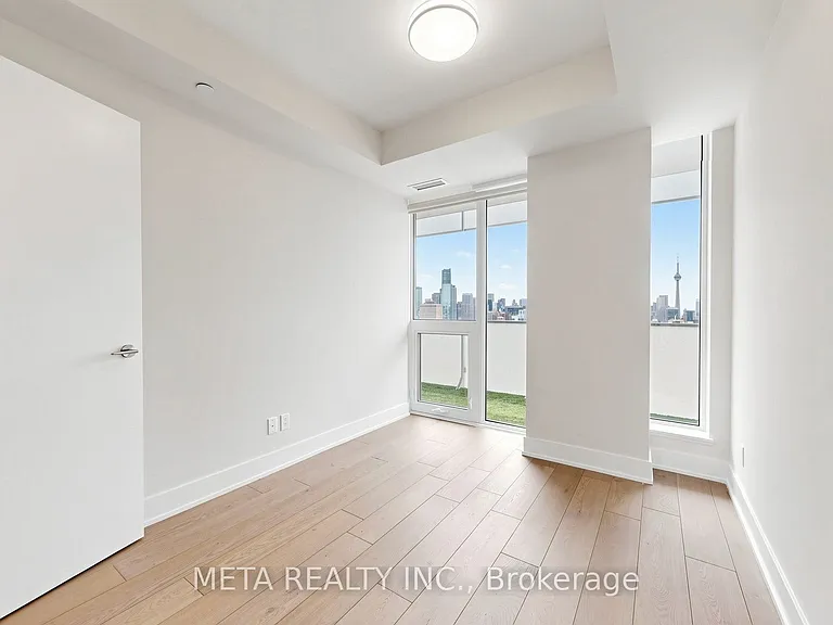 200 Bloor St W #2502 — Photo 31