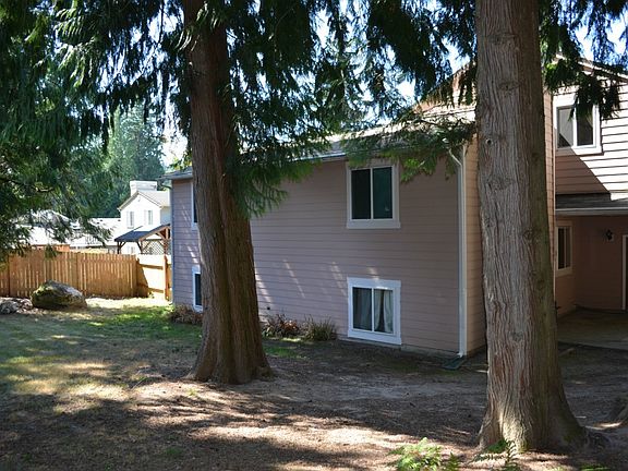 4th image of 22935 NE 27th Pl