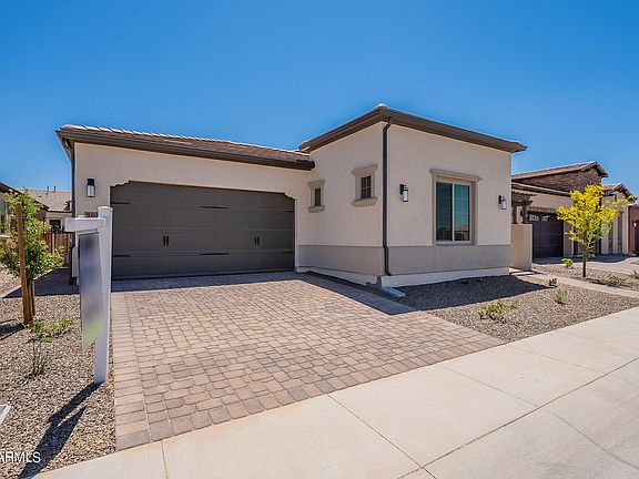 3rd image of 561 E Veterans Way