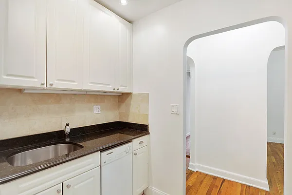 Rented by Cooper & Cooper Real Estate | media 15