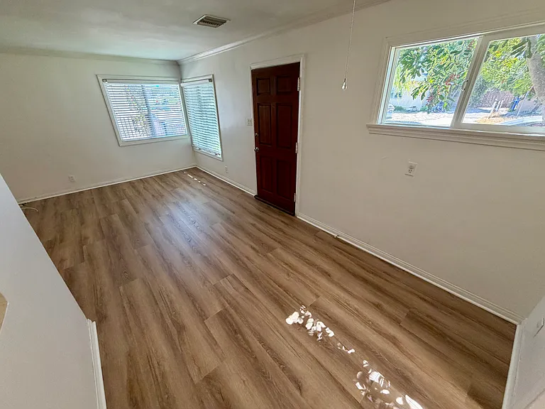 2664 N Frederic St #2664 — Photo 3
