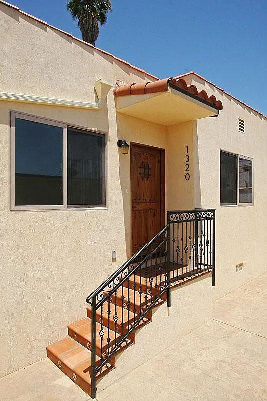 1320 Meadowbrook Ave — Photo 4