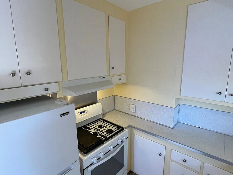 2230 Pacific Ave — Photo 10