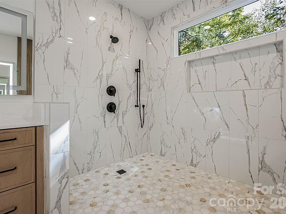 2nd image of 4221 Spring St