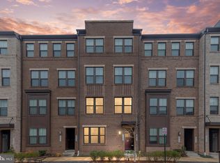 20700 Wood Quay Dr, Sterling, VA 20166