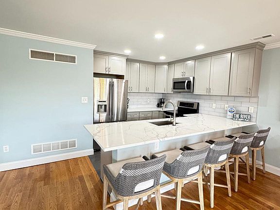 4th image of 206 NE Isle Dr #83A