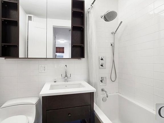 4th image of 400 Central Park W APT 6G