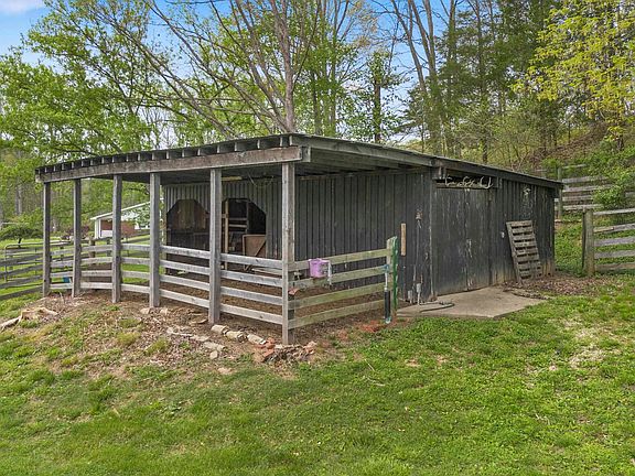 2nd image of 74 Muncy Ln