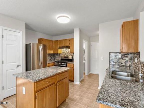 3rd image of 815 Homestead Park Dr