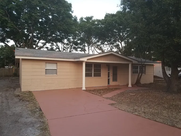 4548 Belfast Dr — Photo 1