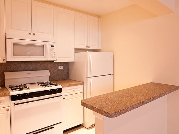 4th image of 24510 Grand Central Pkwy Ste 01