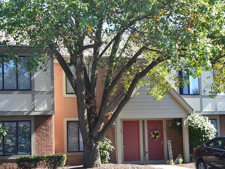 Woodridge Apartments — Photo 15