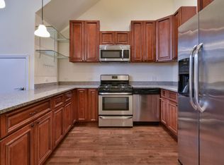 1761 W Augusta Blvd #1, Chicago, IL 60622