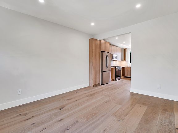 2nd image of 1034 Grant St #4R