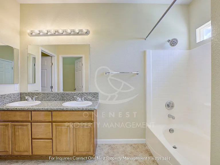 1746 Barney Ave — Photo 13