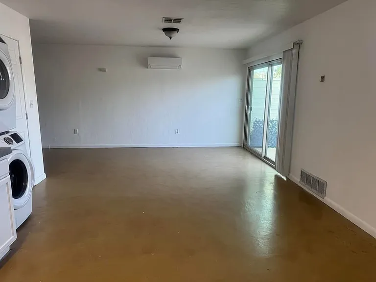 4817 E Montecito St — Photo 4