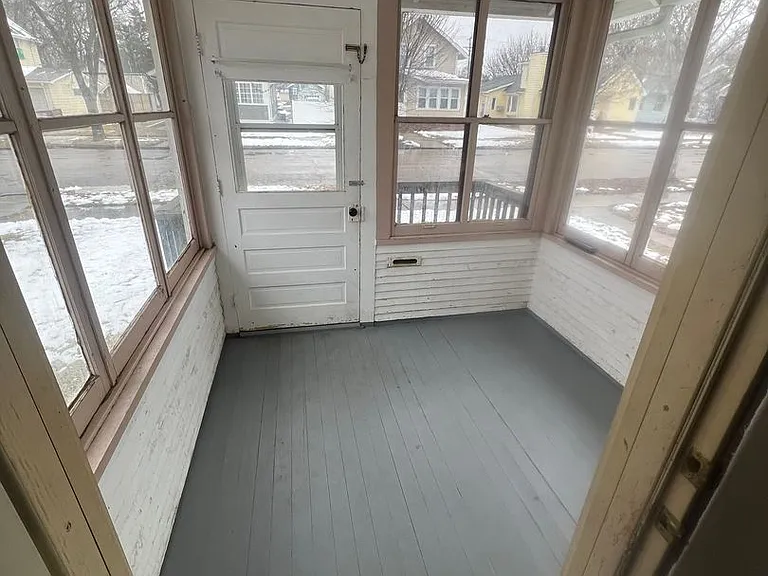 702 N Washington St — Photo 16