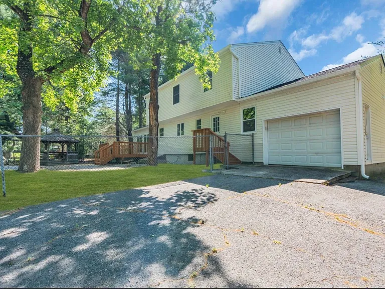 633 Eltone Rd — Photo 60